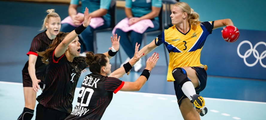 Чудесное спасение венгерок Владимира Головина, сборная Германии продолжает искать себя