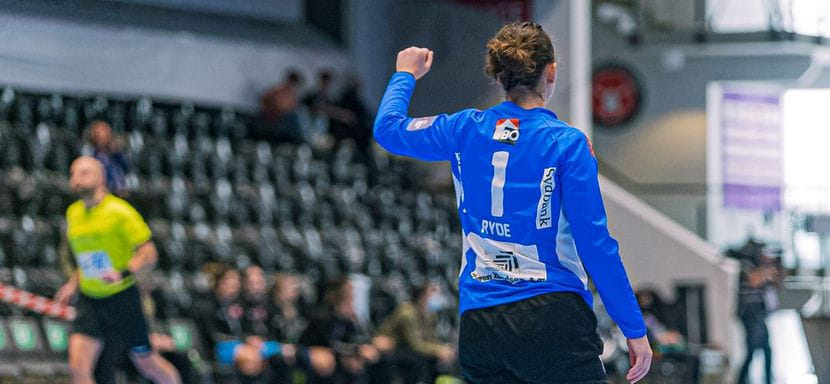 Дания. “Хернинг-Икаст” на выезде победил “Хольстебро” с разницей в три мяча