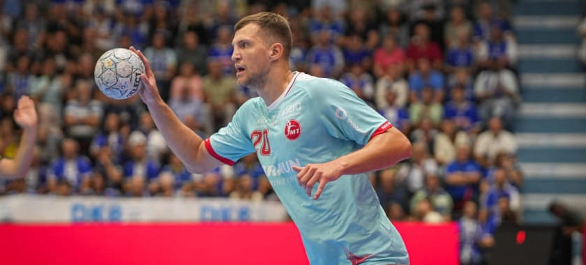 "Влад Кулеш травмировал руку и, вероятно, выбыл на более длительный срок". Рулевой "Мельзунгена" о травме белорусского полусреднего