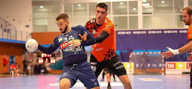 Испания. Пять мячей Даниила Жукова помогли "Бенидорму" одержать первую домашнюю победу в чемпионате и подняться на 6-е место