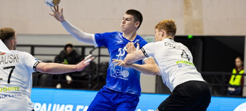 Илья Иванов вышел — и начал выручать. Но от разгрома против Белявского и компании это не спасло