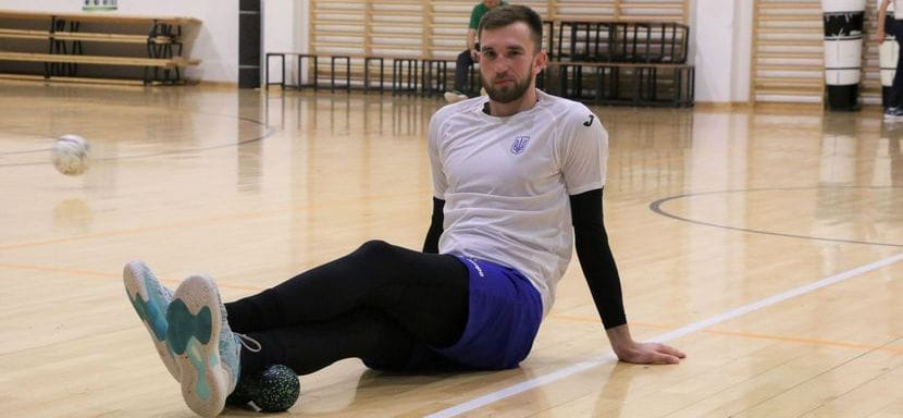 Швейцария. Кандидат в сборную Украины полусредний "Женевы" Максим Стрельников порвал "кресты" и выбыл на длительный срок