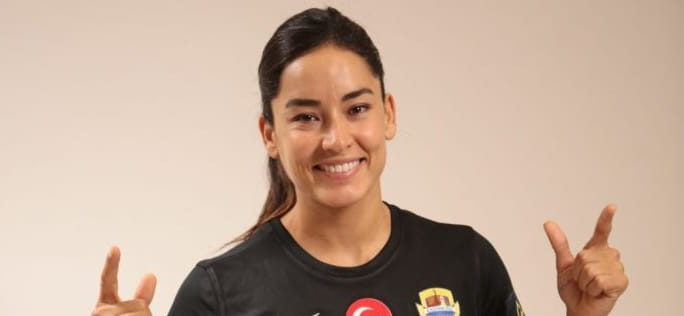 Лига чемпионов. 40-летняя тунисская разыгрывающая Муна Шебба передумала завершать карьеру и перешла в "Кастамону"