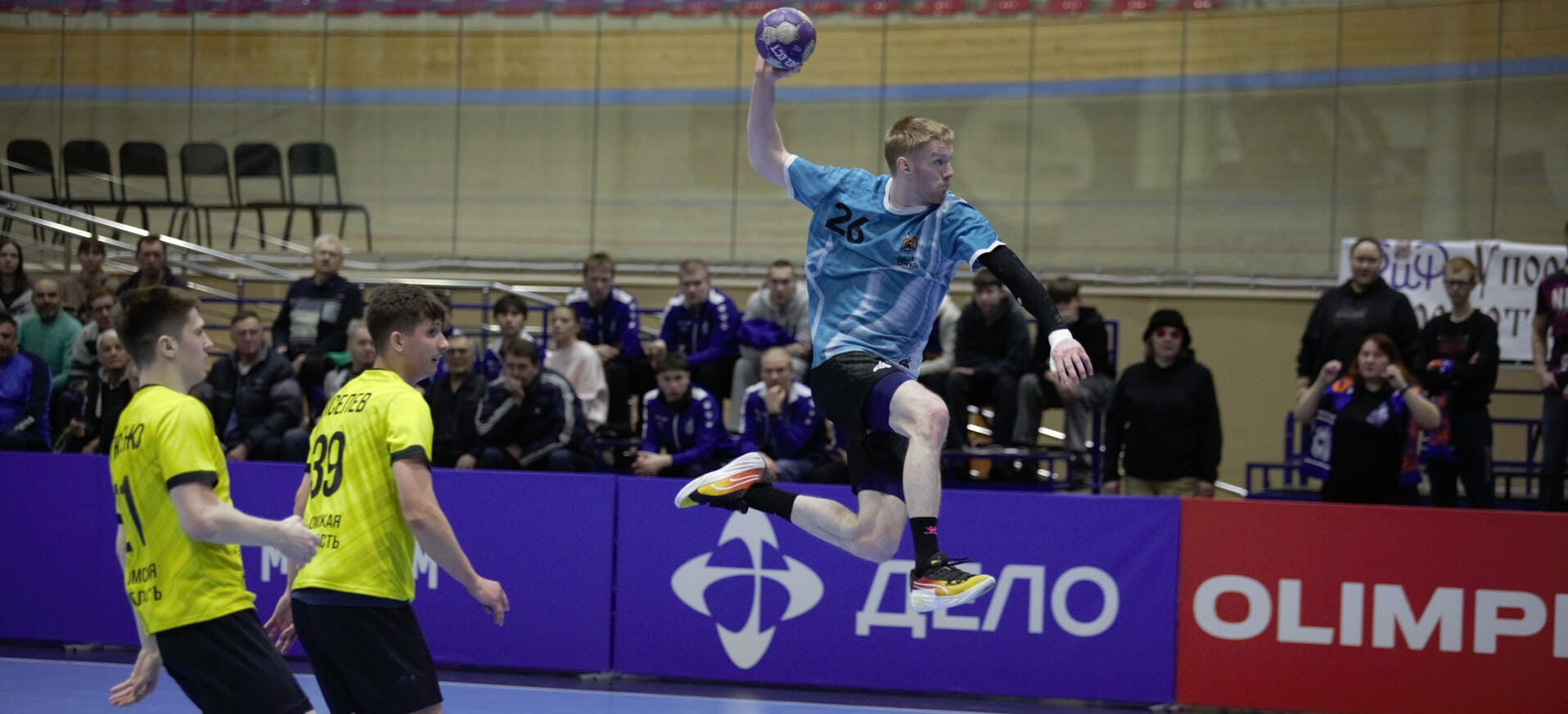 В подвале тоже жарко. "Каустик" чуть не победил "Динамо" и догнал "Скиф". У Мартыненко — 56%, у Анкудинова — 60!