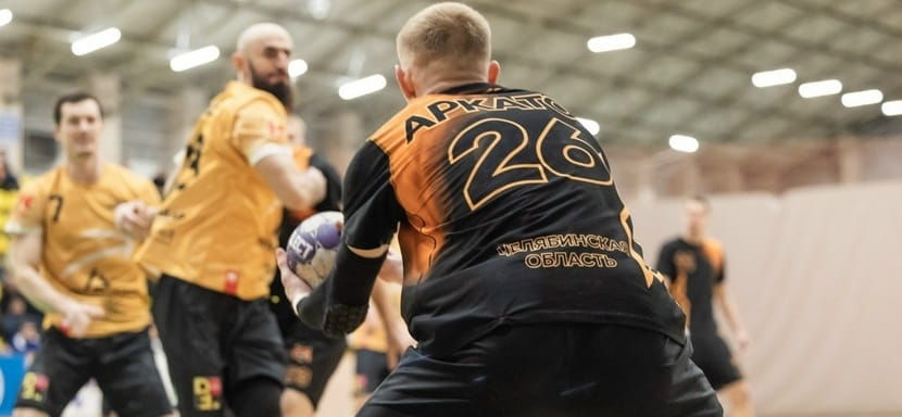 Левый крайний снежинского "Динамо-Сунгуля" Павел Аркатов со следующего сезона будет выступать за "Пермских медведей"