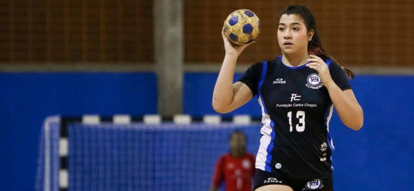 Румыния. Левая крайняя из Бразилии Джулия Гуарейро будет выступать за "Дунэрю"