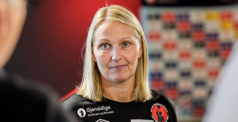 Трансферный слух. Датский тренер Хелле Томсен летом покинет норвежский "Мольде". На ее место придет Тор Одвар Моэн