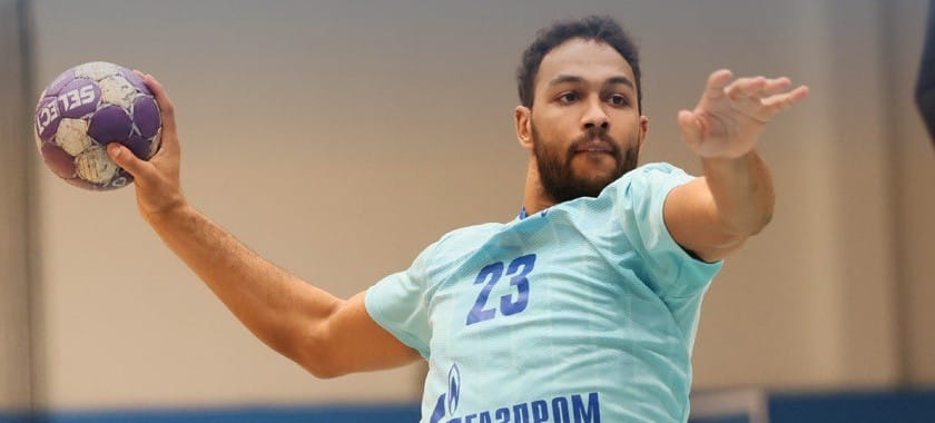 "Зенит" в Санкт-Петербурге с минимальной разницей обыграл "Чеховских медведей" в матче чемпионата России с 77 голами