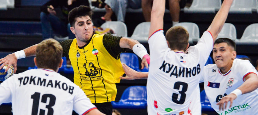 Иран не спасла кнопка, от майки "медведя" Ермакова остались ошмётки. В Чехове стартовал Кубок губернатора