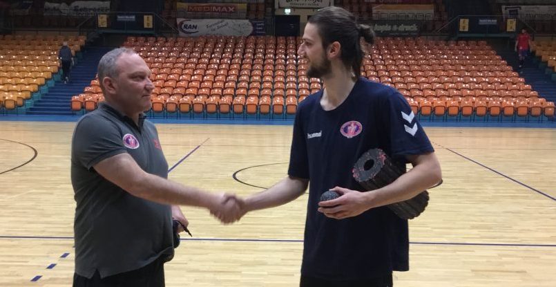 Николай Степанец: "Мотору" необходимы игроки, которые сразу смогут привнести что-то особенное в игру команды"