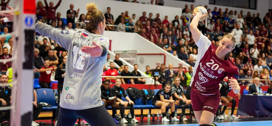 Лига чемпионов. Дмитриева вновь вне игры, а "Крим" проигрывает. Маслова — лучший бомбардир…