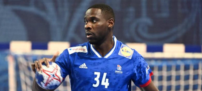 ЧЕ-2022. Оборонительный специалист Карл Конан возвращается в состав сборной Франции. Он пропустил оба матча основного раунда