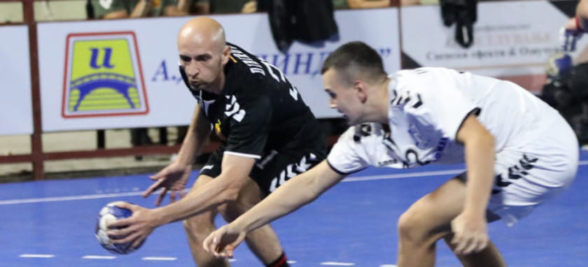 Балканы. "Вардар" одержал пятую победу подряд в национальном чемпионате. В субботу был обыгран "Бутел"