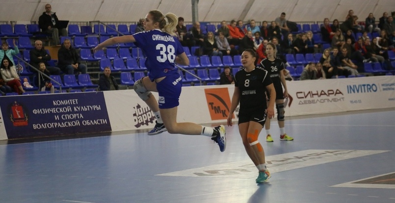 Суперлига. Гандболистки "Динамо-Синары" Элина Сиднина и София Синицина получили травмы на предсезонном турнире в Астрахани