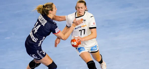 Женский чемпионат мира 2025 года завершается в воскресенье в Роттердаме финалом и матчем за 3-е место