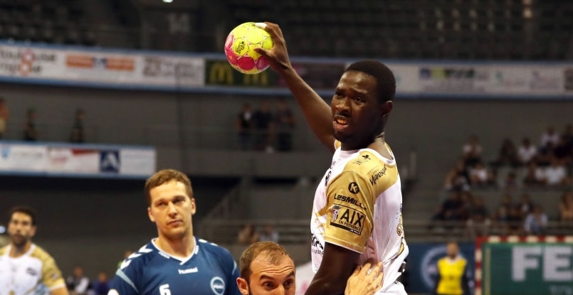 Франция. Лучший игрок оборонительного плана прошлого чемпионата Карл Конан из "Экса" вернется на площадку в ноябре