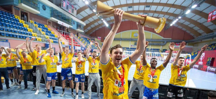 Галопом по Европе. "Кельце" с кубком, "ПСЖ" в одной победе от титула, "Веспрем" и "Пик" в ожидании финала