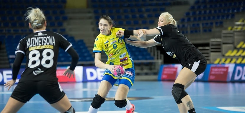 Delo Лига чемпионов. Полусредняя французского "Меца" Чамила Мичиевич избежала серьезной травмы колена в поединке с "Ростов-Доном"