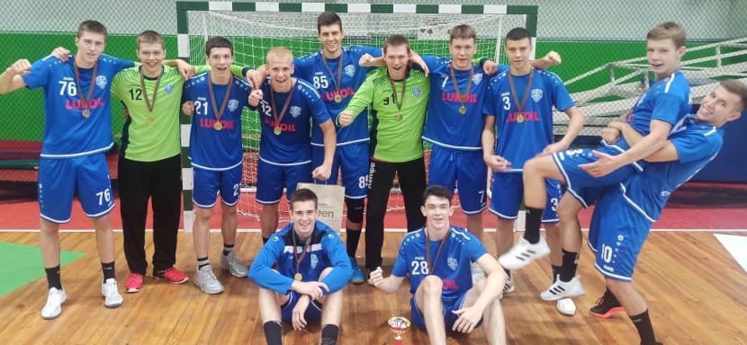 Межсезонье. В Гомеле завершился турнир среди дублирующих составов мужских команд. Трофей завоевало астраханское "Динамо-2"