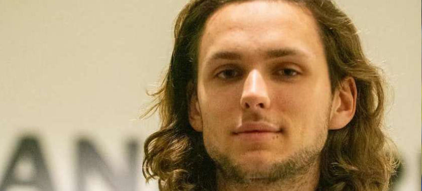 Новичок "ПСЖ" Ноа Годен оставил футболку "ПСЖ" со своим автографом в арендованной квартире в Скьерне для следующего жильца