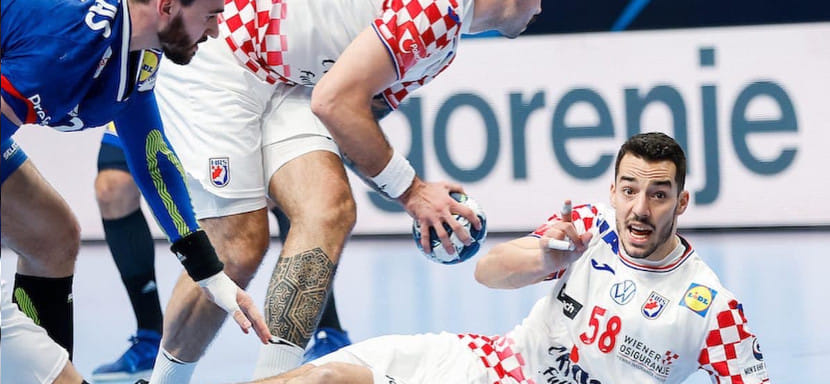 ЧЕ-2022. Легенда сборной Хорватии Петар Метличич о работе Вацлава Горачека и Иржи Новотного: "Эти два клоуна из Чехии всегда нас плохо судят"