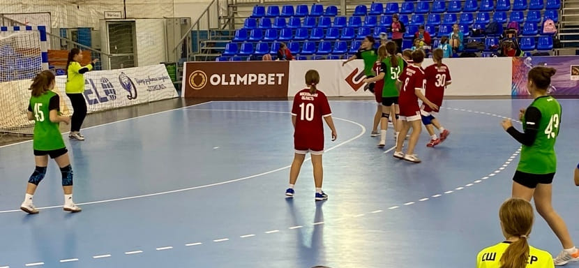 Россия. Представительницы Волгограда выиграли домашний турнир среди детей "Золотая осень"