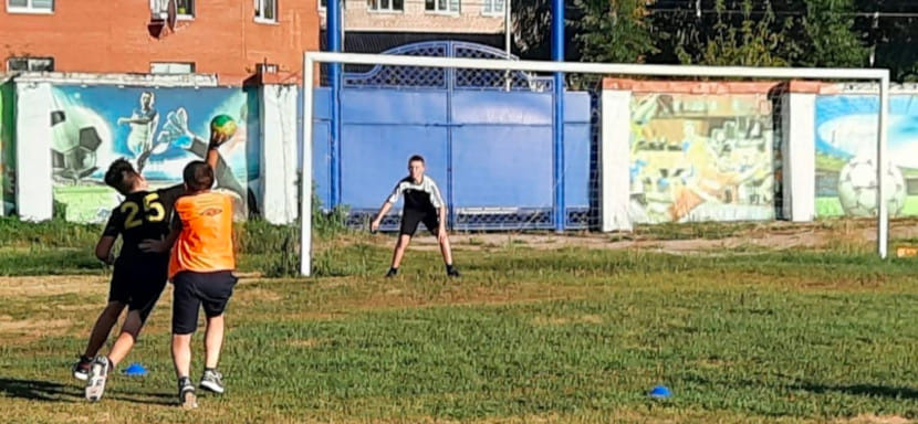 Россия. В Стерлитамаке в рамках празднования Дня физкультурника провели матч по гандболу 11 на 11 (ВИДЕО)