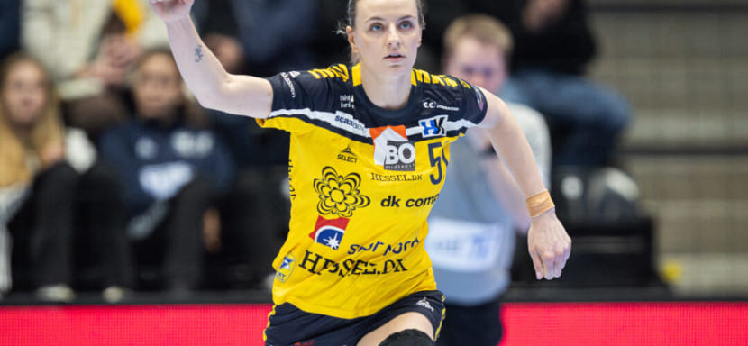 Дания. "Икаст" в результативном матче взял верх над "Оденсе", "Эсбьерг" не испытал проблем в игре с "Орхусом", "Нюкёбинг" одолел "Виборг"