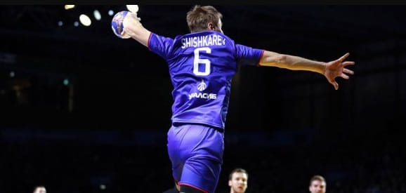 Лига чемпионов. Даниил Шишкарев о противостоянии "Веспрема" с "Вардаром": "Для меня матчи будут особенными — я снова встречусь со своими друзьями"