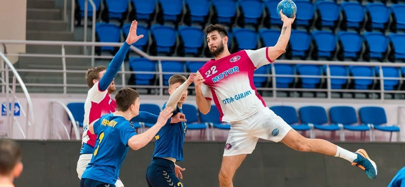 Франция. Правый полусредний запорожского "Мотора" Владислав Донцов продолжит карьеру в "Кретее"