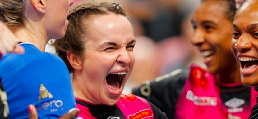 РИА Новости Спорт выбирает лучших атлетов России. Правая полусредняя Анна Вяхирева претендует на победу в категории "Спортсменка года"