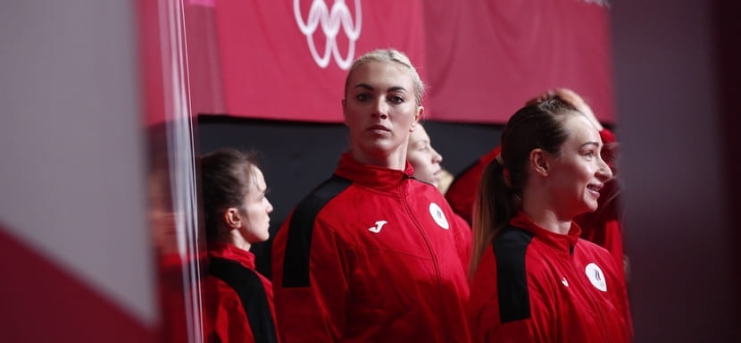 Олимпиада. Анна Сень: "Готова сидеть на скамейке, кричать, терять сознание, умирать, болеть за девчонок — только бы выигрывала команда"