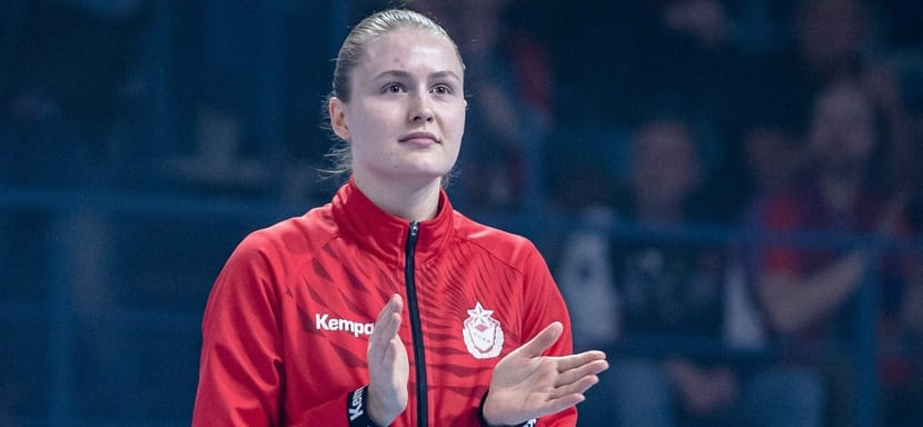 Елена Михайличенко: "В течение месяца серьёзно готовилась к гала-матчу и именно тогда поняла, что скучаю по гандболу и очень хочу вернуться на площадку"