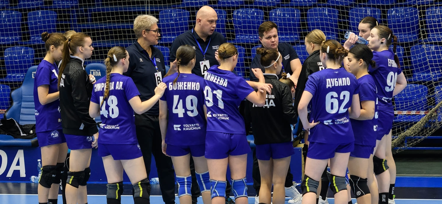15 голов Дарьи Горбатовской помогли "Соколу" победить "Звезду"-УОР, гандболистки УОР №2 впервые в сезоне выиграли матч в женской высшей лиге