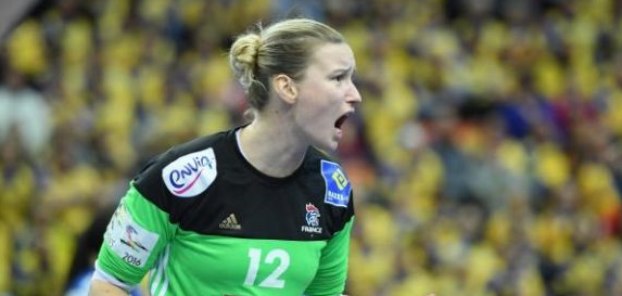 Амандин Лейно: "Я приехала во Францию, но Венгрия закрыла границы. У меня и моей семьи не было выбора — пришлось остаться"