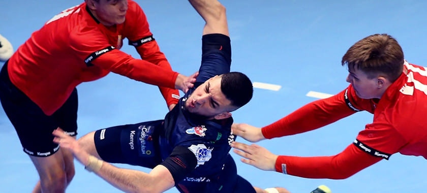 "Мешков Брест" в первом матче после смерти Эдуарда Кокшарова разгромил МАЗ-"Оршу" в первом матче 1/4 финала чемпионата Беларуси