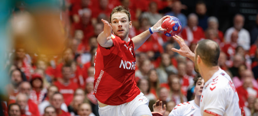 Матиас Гидсель и Филип Кузмановски  — лучшие бомбардиры ЧМ-2025 после основного этапа. Ближайший преследователь из участников 1/4 финала — Симон Пютлик