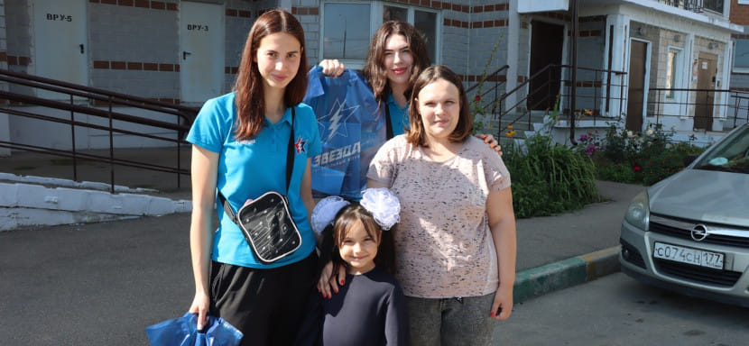 Olimpbet Суперлига. Гандболистки "Звезды" Юлия Долгих и Анна Николаева приняли участие в благотворительной акции