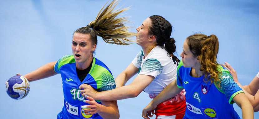 В Словении стартовал молодёжный чемпионат мира среди девушек (U-20). За награды турнира ведут борьбу 32 сборные