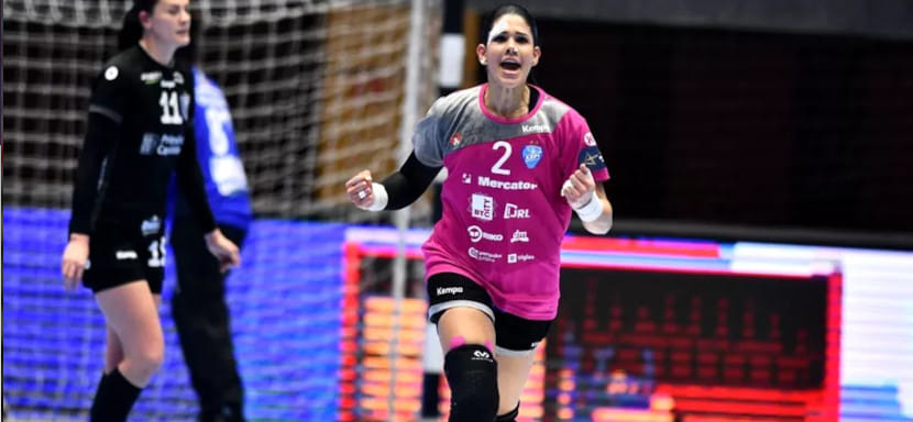 Румыния. Трансферный слух. Зимой "Бухарест" пополнит полусредняя "Дунэри" Самара Виейра, а летом — Майсса Пессоа и Аманда Куртович