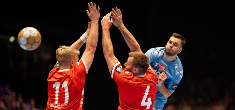 Лига чемпионов. "Ольборг" разгромил "Кольстад", "Загреб" Дибирова обыграл "Пик" Калараша, "Висла" Житникова и Самойло взяла верх над "Целе"