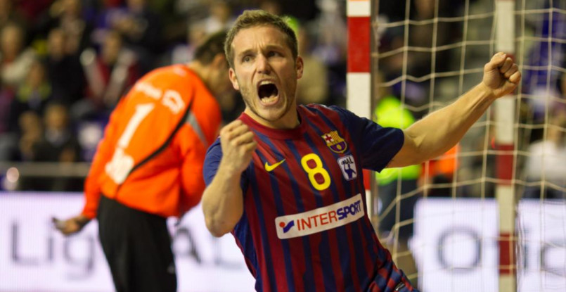 Лига чемпионов. Виктор Томас: "В зале в Сегеде было так жарко, что мяч приходилось менять чуть ли не через атаку"