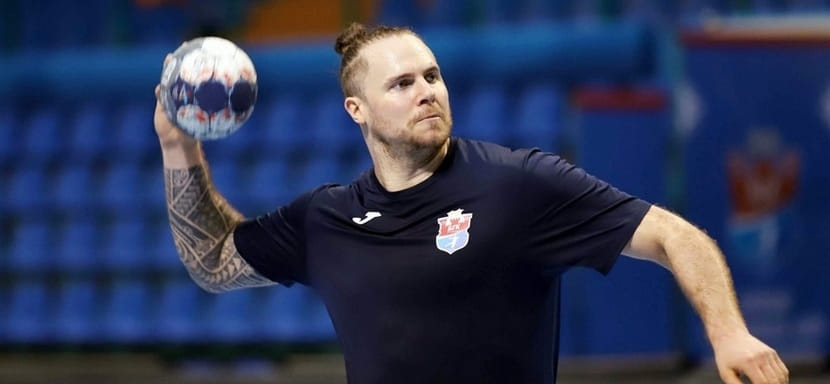 Олимпийский чемпион в составе сборной Франции, экс-полусредний БГК Вильям Аккамбре будет играть за "Лос-Анджелес"