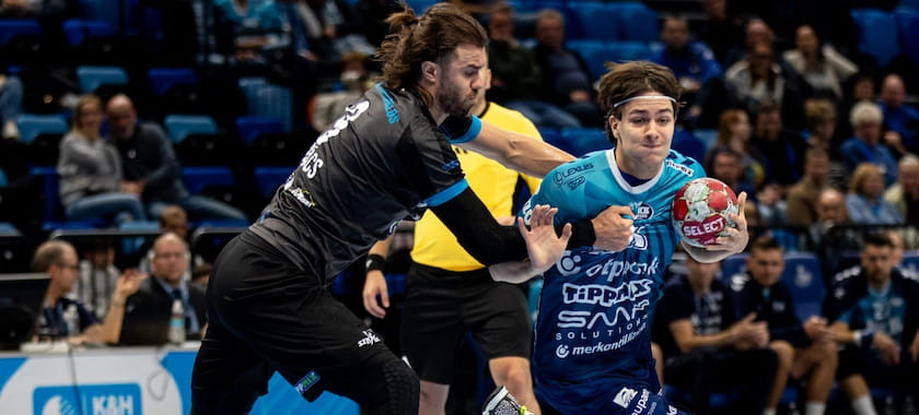 "Веспрем" в чемпионате Венгрии разгромил "Дьёр", забросив 47 мячей. "Пик" Глеба Калараша разобрался с "Будакалашем"