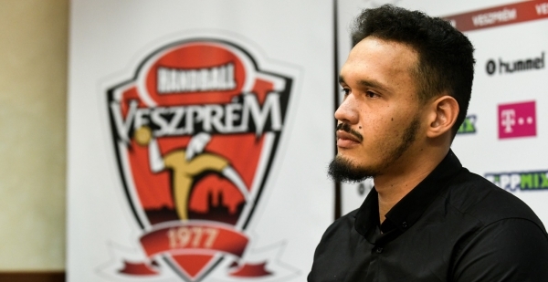 Официально: линейный "Вардара" Рожерио Мораэс подписал контракт с "Веспремом"
