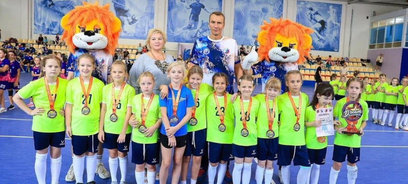 "Чтобы не конкурировать с Тольятти, нашли свою нишу". В Петербурге прошёл фестиваль для малышей