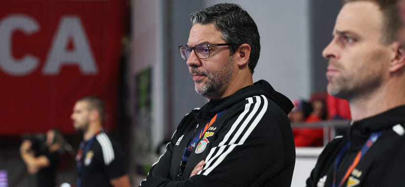 Португалия. "Бенфика" объявила об уходе с поста главного тренера испанского специалиста Чемы Родригеса