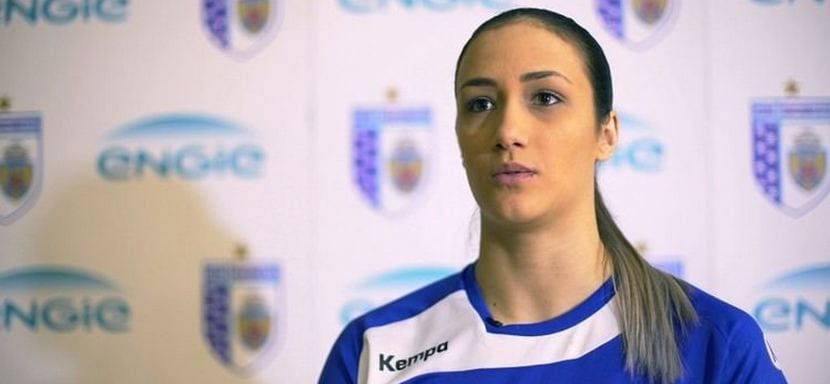 Балканы. Хорватская “Подравка” объявила о подписании контрактов с левыми полусредними Бьянкой Базалиу и Лариссой Калаус