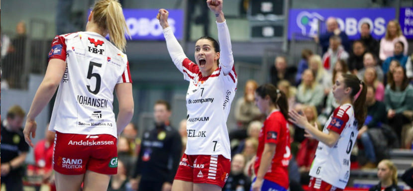 Европейская лига. "Тюрингер" потерпел первое поражение в турнире, уступив в гостях "Пари-92". "Икаст" закончил групповой этап с шестью победами