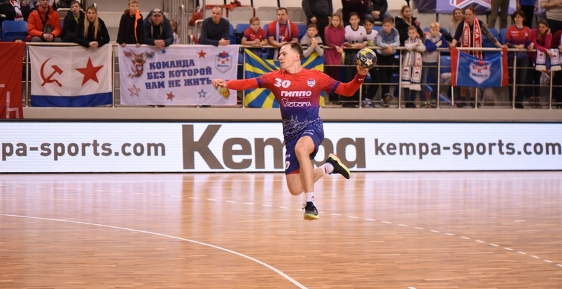 Денис Рутенко: "Последние два года были сложные. Я мучился с коленом, и  гандбол был мне уже в тягость"